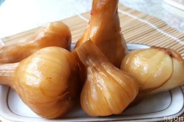 糖醋蒜一般要泡多久,糖醋蒜要泡多久可以吃 糖醋蒜一般要泡多久,糖醋蒜要泡多久可以吃