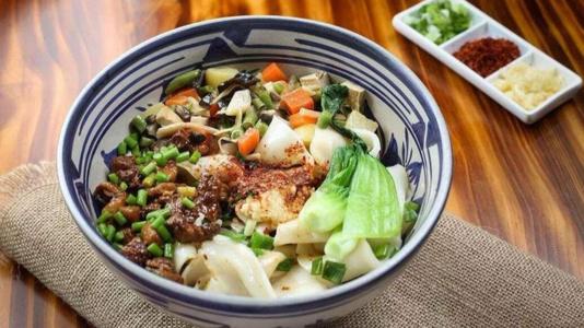 油泼面的油要烧多热,油泼面的油烧到多少热