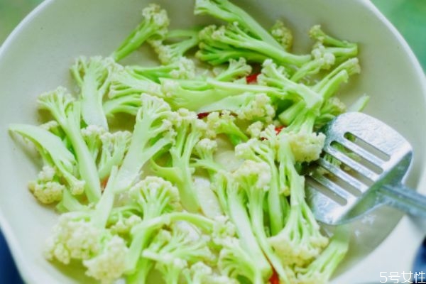 减肥可以吃花菜吗?,减肥可以吃花菜吗加了调味料