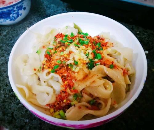 油泼面调料配方,油泼面的调料怎么调