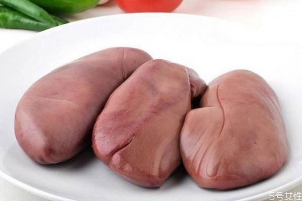 猪腰子怎么做好吃爆炒腰花视频,猪腰子怎么做好吃?