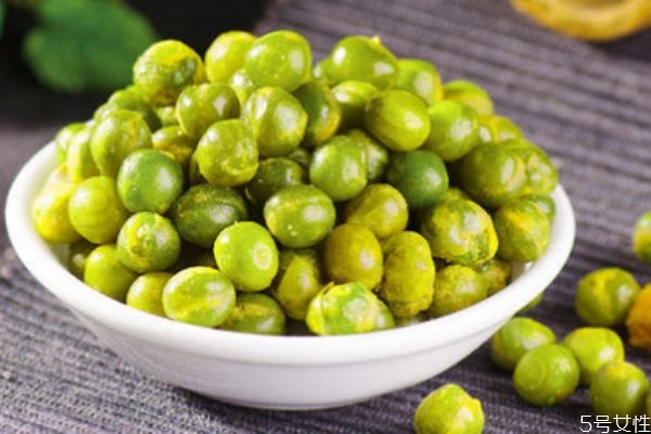 青豆焯水几分钟才能吃,青豆焯水几分钟