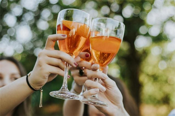 空腹喝酒胃难受怎么办一直想吐,空腹喝酒胃难受怎么办酒精代谢的快吗 空腹喝酒胃难受怎么办一直想吐,空腹喝酒胃难受怎么办酒精代谢的快吗