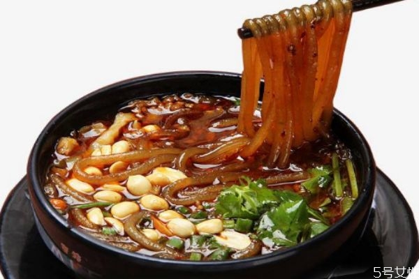 手工酸辣粉怎么做,简易酸辣粉的家常做法 手工酸辣粉怎么做,简易酸辣粉的家常做法