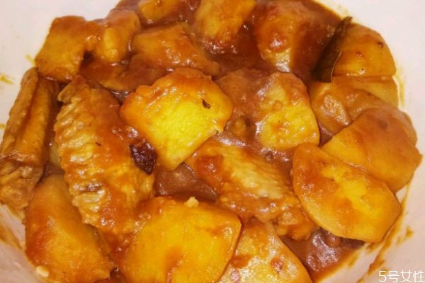 家常咖喱鸡翅土豆的做法,咖喱土豆鸡翅最正宗的做法