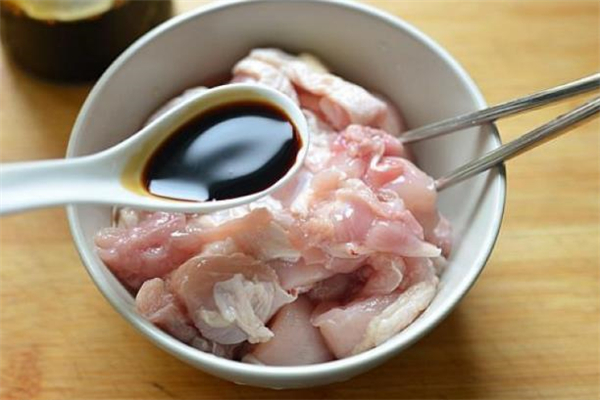 酱油和生抽的区别,生抽老抽和酱油一样吗