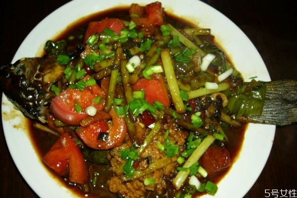 阳朔啤酒鱼的正宗做法,阳朔啤酒鱼最正宗的做法 阳朔啤酒鱼的正宗做法,阳朔啤酒鱼最正宗的做法