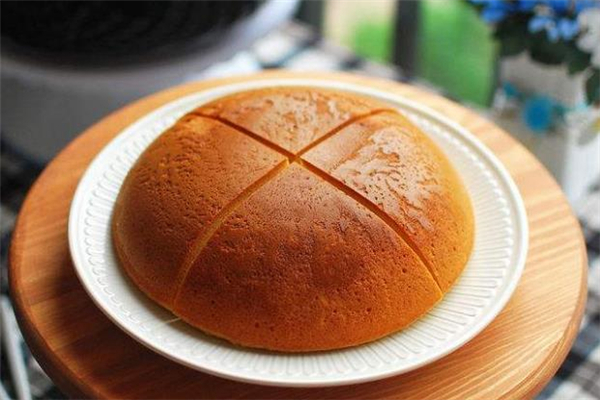 电饭煲蛋糕蛋清要打到什么时候,电饭煲做蛋糕多久打开