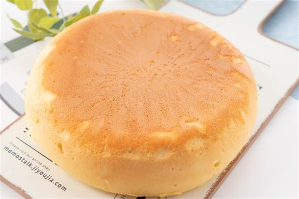 电饭煲蛋糕和烤箱蛋糕哪个好吃,电饭煲和烤箱哪个做蛋糕好吃