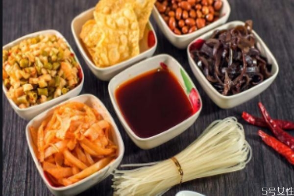 螺蛳粉怎么做好吃又简单,螺蛳粉怎么做好吃的家常做法