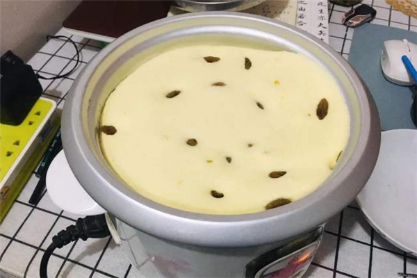 电饭煲蛋糕可以用鸭蛋做吗,电饭煲可以做蛋糕吗,怎么做