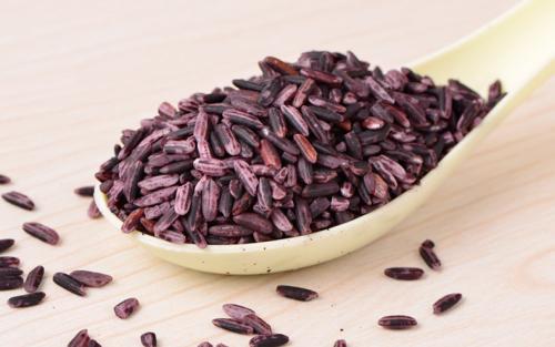 紫米莲子粥的做法,莲子小米粥怎么做好吃 紫米莲子粥的做法,莲子小米粥怎么做好吃