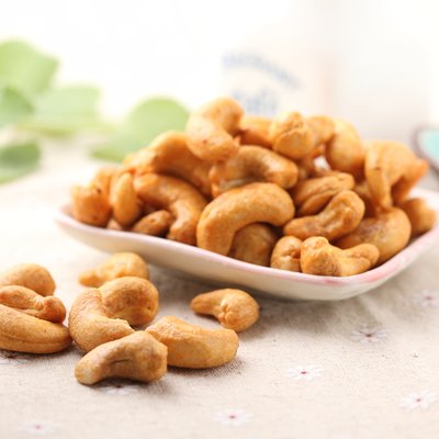 腰果的外皮可以吃吗,腰果外面的皮能吃吗