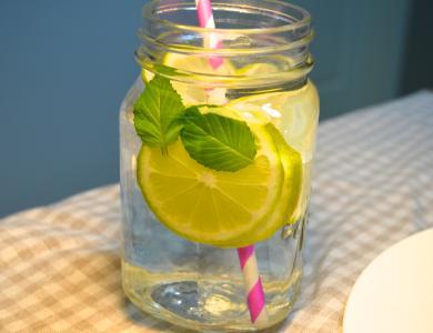 每天都喝柠檬蜂蜜水可以吗,蜂蜜柠檬水可以空腹喝吗?