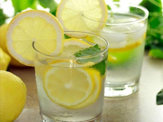 蜂蜜柠檬用什么容器装,蜂蜜怎么加柠檬