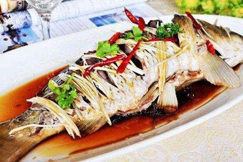 油泼鱼的做法和步骤,油泼鱼的做法大全视频