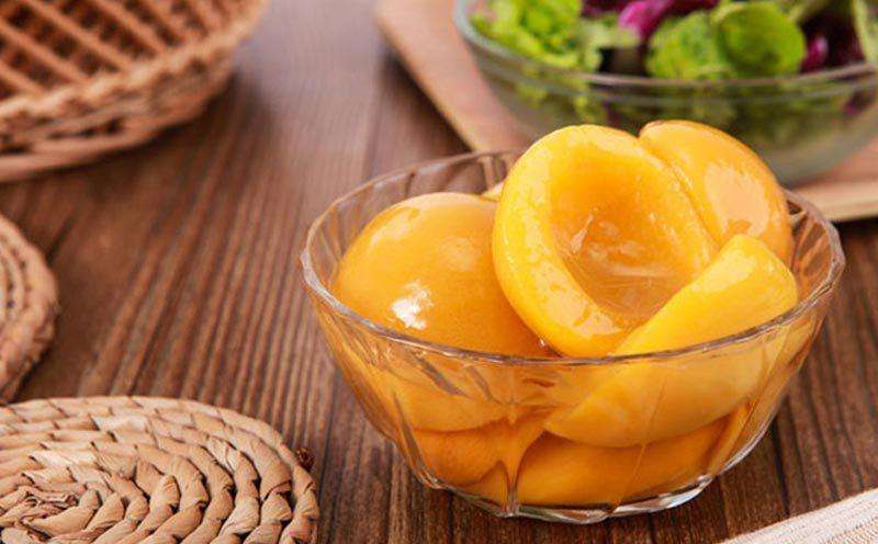 煮黄桃罐头为什么要用盐水泡,杨桃要用盐水泡吗 煮黄桃罐头为什么要用盐水泡,杨桃要用盐水泡吗