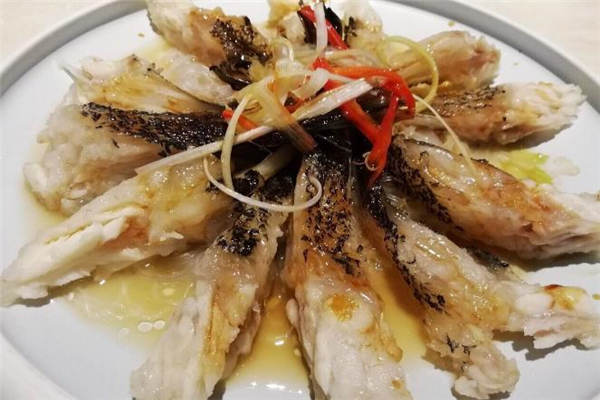 龙胆石斑鱼怎么处理干净,石斑鱼怎么处理干净