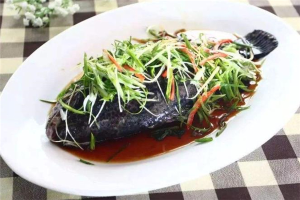 石斑鱼不能跟什么一起吃,石斑鱼和什么蔬菜搭配