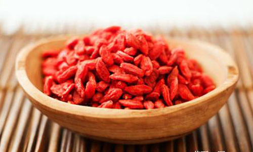 枸杞受潮了还能吃吗?,发潮的枸杞还能吃吗?