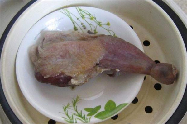 腊鸡腿怎么蒸好吃,腊鸡腿蒸多久