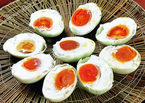 咸鸭蛋拌豆腐怎么做好吃,咸鸭蛋拌豆腐的做法 咸鸭蛋拌豆腐怎么做好吃,咸鸭蛋拌豆腐的做法