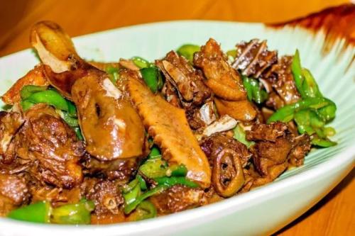 青椒鸭肉怎么做好吃,鸭肉青椒怎么炒好吃