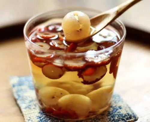 桂圆变质了吃了怎么办,泡过水的桂圆可以吃掉吗