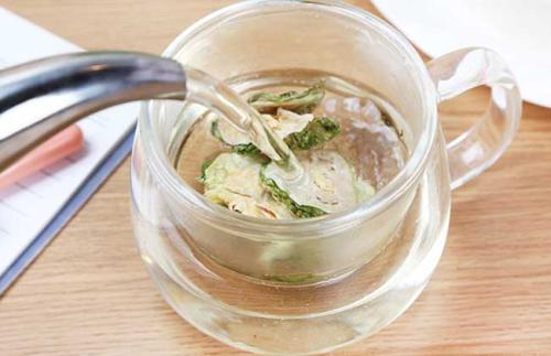 苦瓜决明子泡茶的功效,苦瓜茶和决明子可以一起泡吗 苦瓜决明子泡茶的功效,苦瓜茶和决明子可以一起泡吗