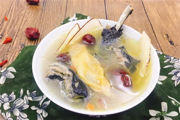 感冒了可以喝花胶鸡汤吗,花胶鸡感冒可以吃吗