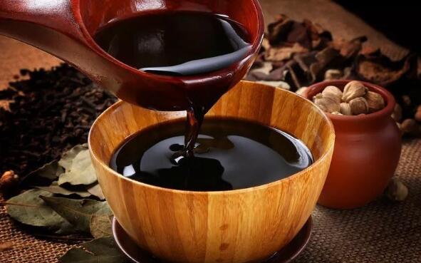 白醋和黑醋哪个能减肥,白醋好还是黑醋好