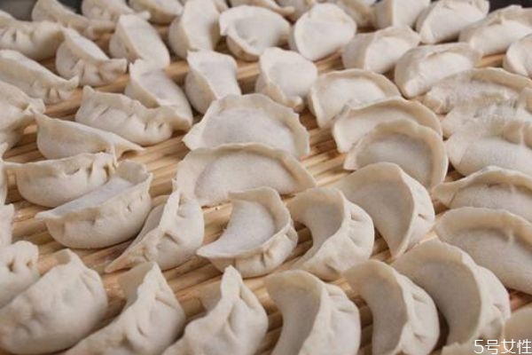 饺子要怎么煮才好吃?,饺子要怎么煮才不会破皮