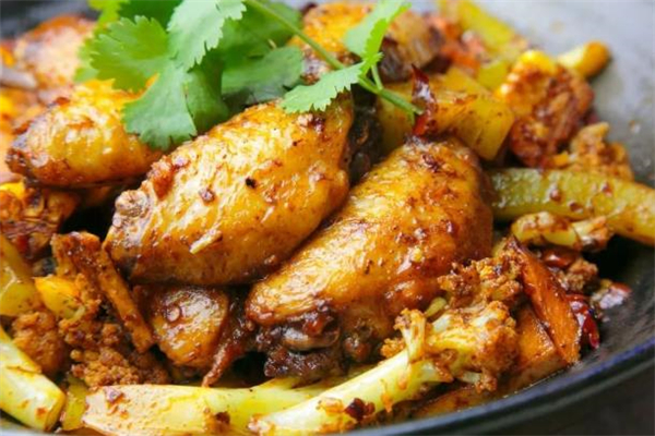香锅鸡翅怎么做好吃,香锅鸡翅做法