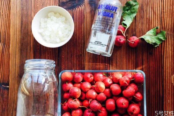 山楂泡酒多久才能喝,山楂酒泡多久可以喝 山楂泡酒多久才能喝,山楂酒泡多久可以喝