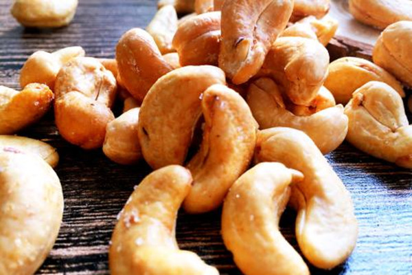 减肥能吃腰果吗?腰果一天吃多少合适,减肥期间腰果每天吃多少合适