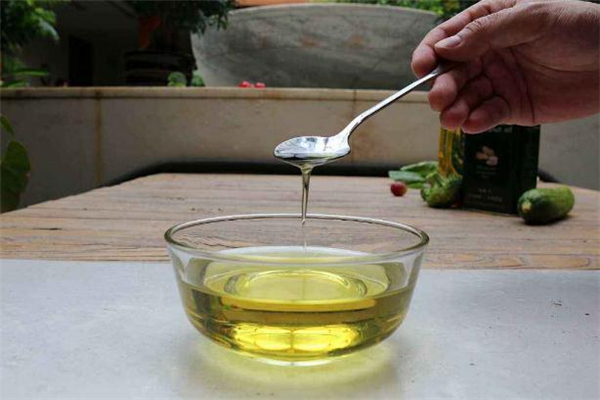 花生油吃了容易长胖吗,花生油发胖吗