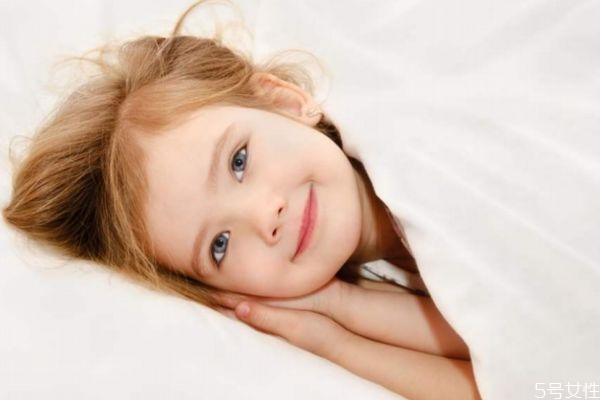 晚上睡前吃东西的坏处,睡前吃东西的坏处