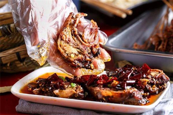 哺乳期能吃兔子肉吗,哺乳期可以吃兔头兔肉吗