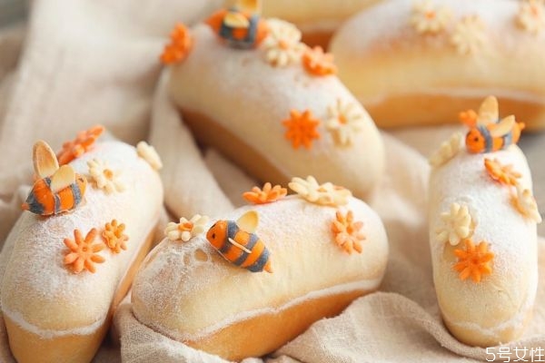 白面包的热量高吗,面包边的热量高还是面包白