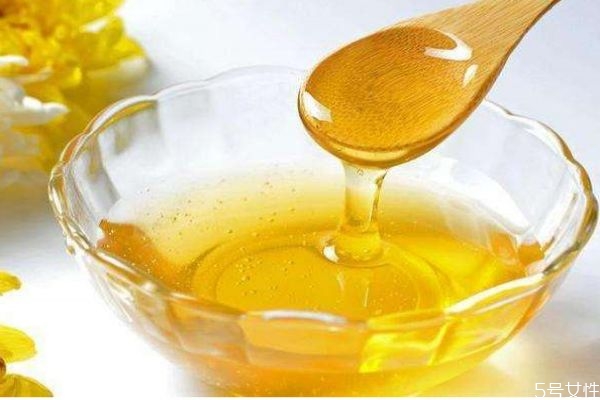 蜂蜜对女人有什么好处和坏处,女人吃蜂蜜有什么好处和坏处