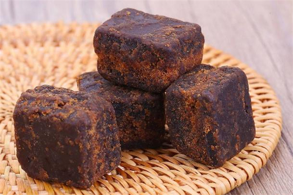 月经推迟喝红糖姜茶有用吗,经期喝红糖姜茶会延长经期吗