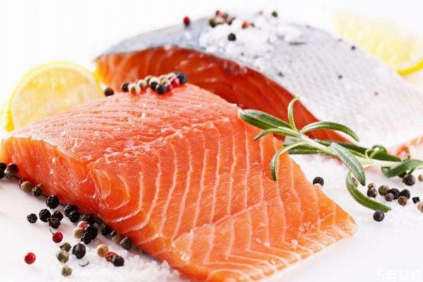 三文鱼有刺吗宝宝可以吃吗,三文鱼有刺吗?