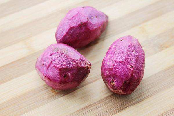 紫薯面包怎么做才松软好吃,怎么做面包?在家怎么做面包?