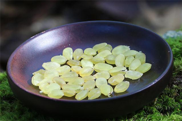 皂角米放了一年还能吃吗,放了两年的皂角米还能吃吗