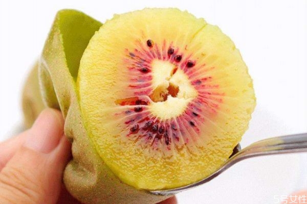 红心猕猴桃能吃吗,吃红心猕猴桃的好处和坏处