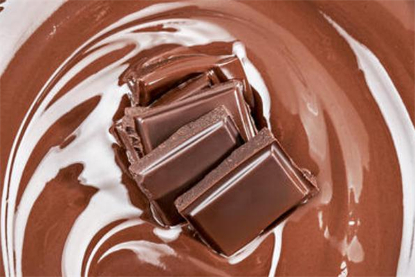 空腹吃黑巧克力的好处,空腹能吃巧克力吗
