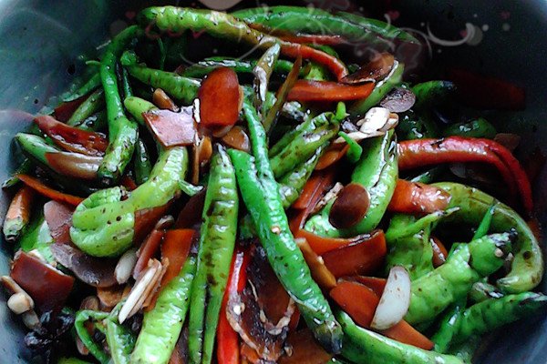 腌辣椒为什么要放白酒,白酒辣椒的腌制方法