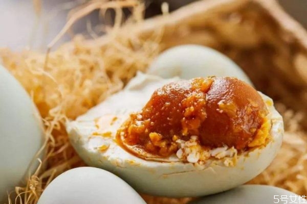 哪些人不能吃咸鸭蛋,什么人不宜吃咸鸭蛋