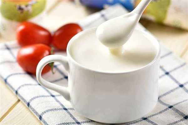 喝酸奶放屁多怎么回事,喝酸奶会放屁多吗