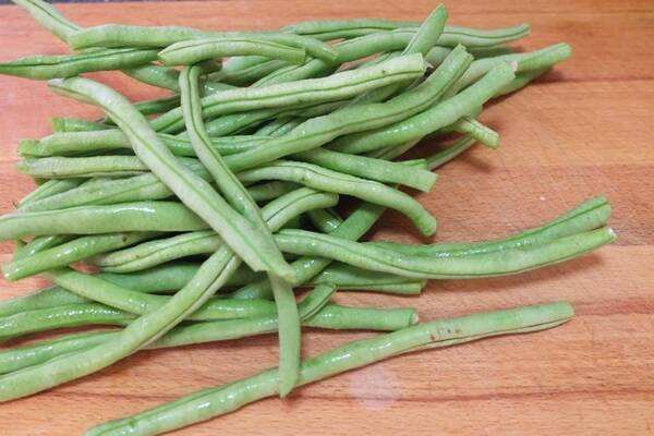 四季豆发芽了还能吃吗,四季豆豆子发芽了还能吃吗